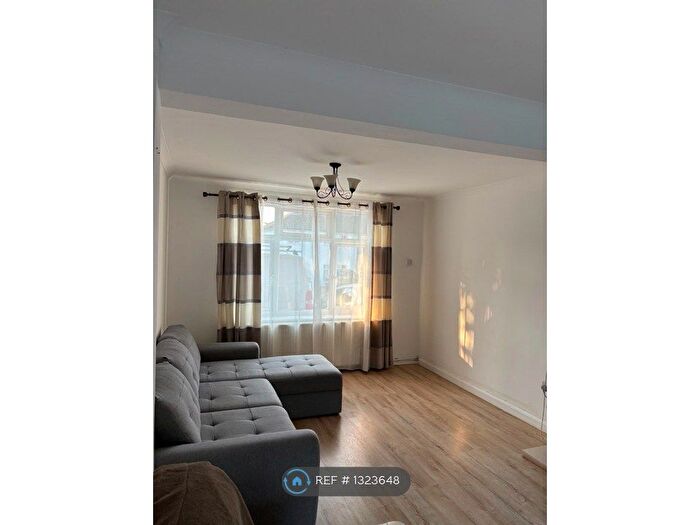 3 Bedroom Terraced House To Rent In Hailsham Road, London, RM3