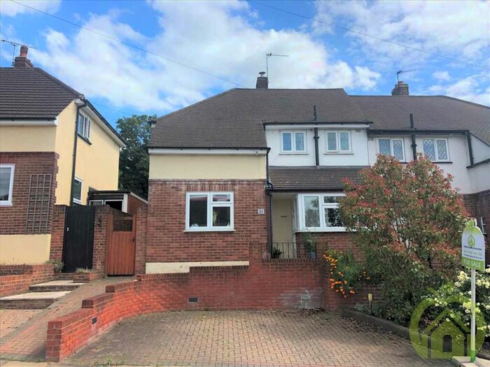 3 Bedroom Semi-Detached House To Rent In Fontayne Avenue, Romford, RM1