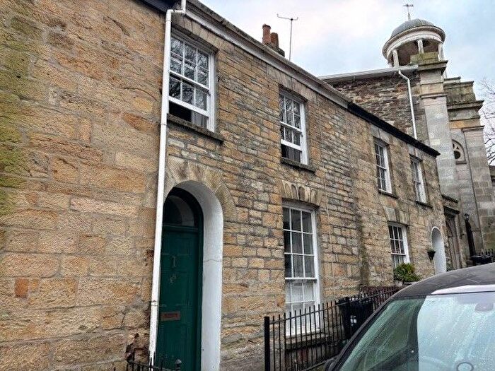 2 Bedroom Town House To Rent In Lemon Street, Truro, TR1