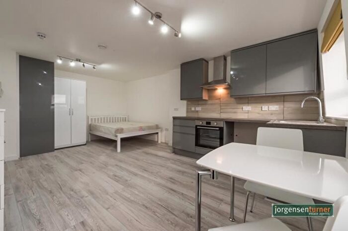 Studio To Rent In Uxbridge Road, London, W12