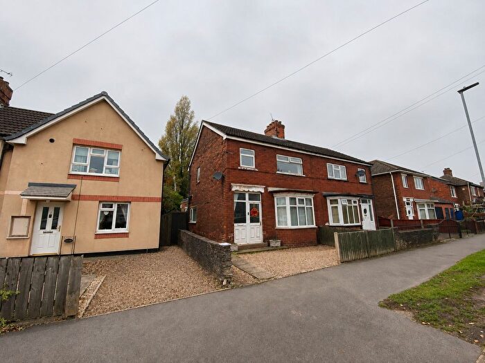 3 Bedroom Semi-detached House To Rent In Redbourn Way, Scunthorpe, DN16