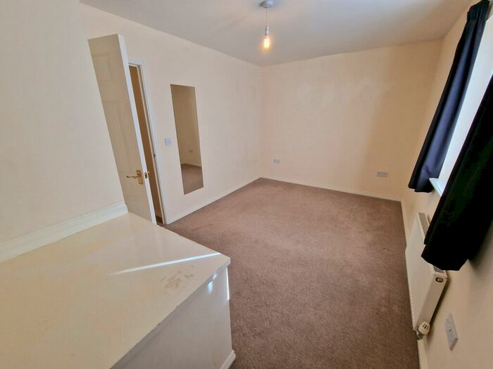 4 Bedroom Town House To Rent In Bluebell Way, Carterton, OX18