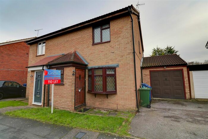 3 Bedroom Semi-Detached House To Rent In Curling Lane, Badgers Dene, Grays, RM17
