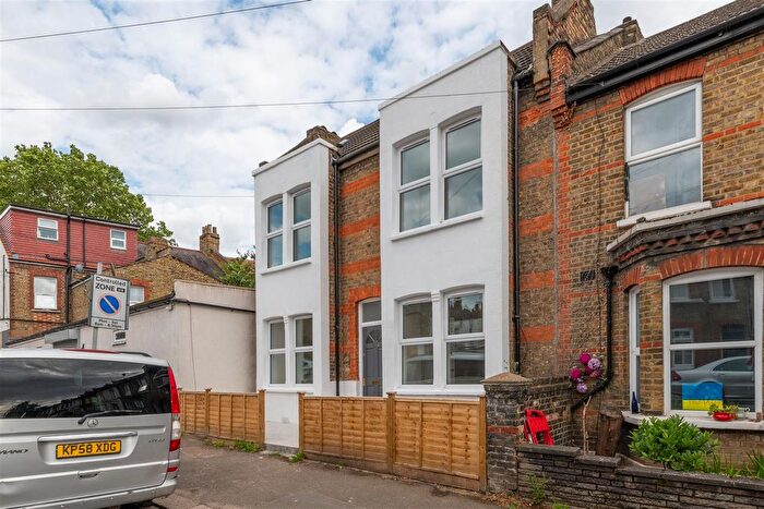 2 Bedroom Property To Rent In Melbourne Road, Walthamstow, E17