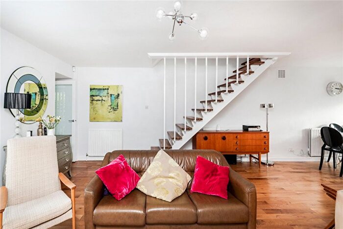 3 Bedroom Terraced House To Rent In Elsinore Road, London, SE23