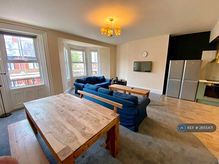 6 Bedroom Semi-Detached House To Rent In Grosvenor Place, Newcastle Upon Tyne, NE2