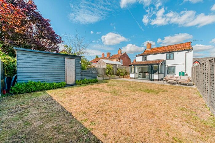 3 Bedroom Detached House For Sale In Norwich Road, Dickleburgh, IP21