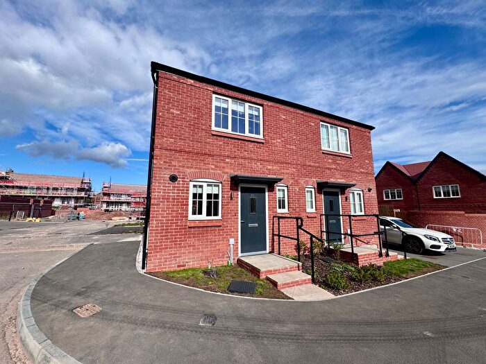 2 Bedroom Property To Rent In Lodge Grove, Nottingham, NG11