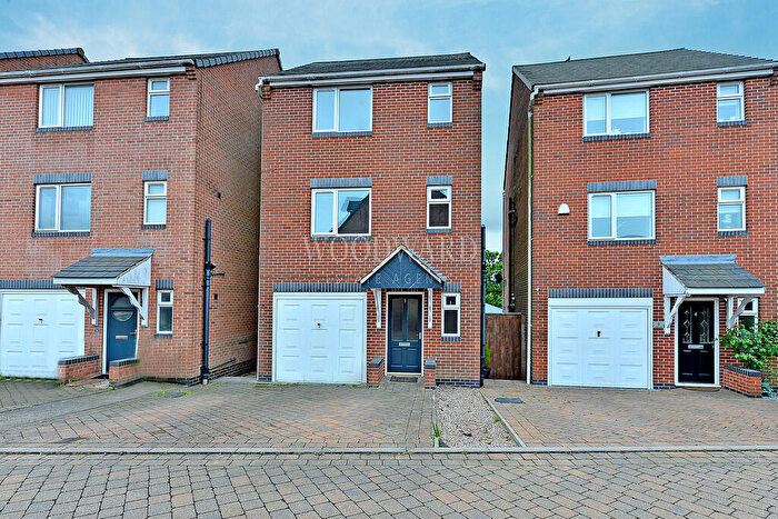 3 Bedroom Detached House To Rent In Colliers Court, Waingroves, DE5