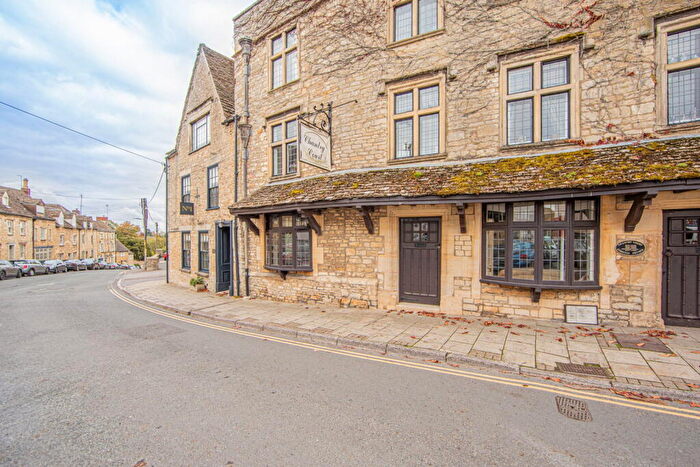2 Bedroom Retirement Property For Sale In Chantry Court, Tetbury Town Centre, GL8