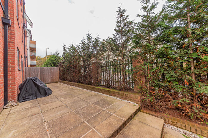 2 Bedroom Apartment To Rent In Westminster Mansions, GU15