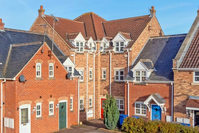 2 Bedroom Flat To Rent In Corn Mill Court, Sherburn In Elmet LS25