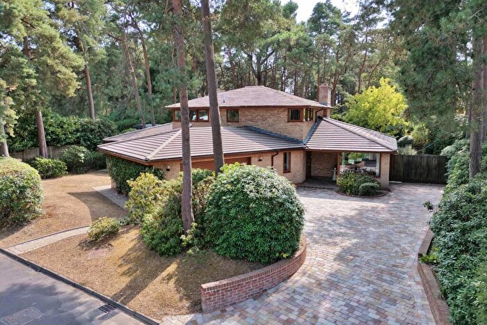 5 Bedroom Detached House For Sale In Davids Lane, Ringwood, BH24