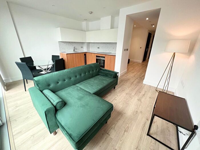 1 Bedroom Apartment To Rent In Perilla House, Aldgate, E1