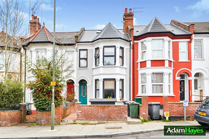 3 Bedroom Flat For Sale In Dollis Road, Finchley Central, N3