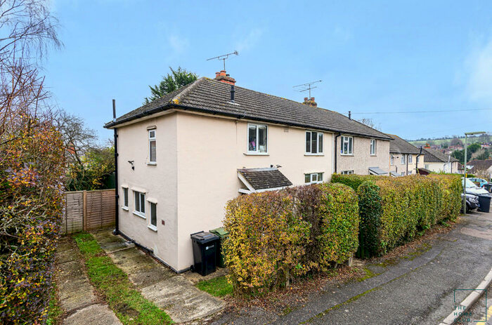 5 Bedroom Semi-Detached House To Rent In The Oval, Guildford, GU2