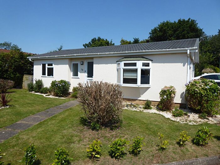 2 Bedroom Mobile/park Home For Sale In Flaunden Park, Flaunden, Hemel Hempstead, HP3
