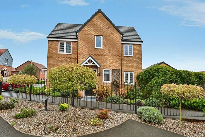 3 Bedroom Detached House For Sale In Lievesley Grove, Gedling, Nottingham, Nottinghamshire, NG4