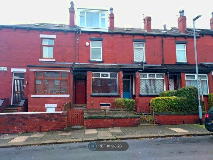 3 Bedroom Terraced House To Rent In Parkfield Mount, Leeds LS11