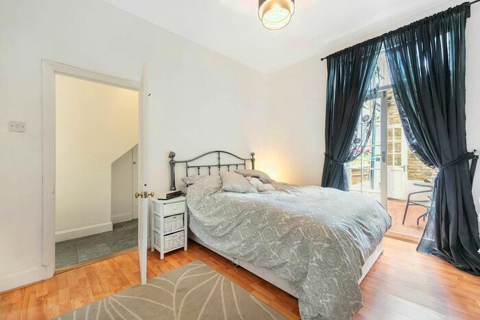 1 Bedroom Flat To Rent In Ingelow Road, Diamond Conservation Area, London, SW8