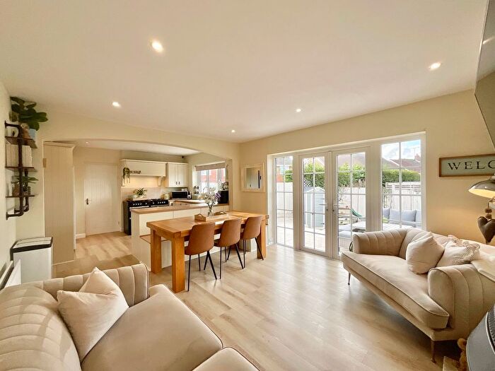 4 Bedroom Detached House For Sale In Rockhouse Drive, Great Haywood, ST18