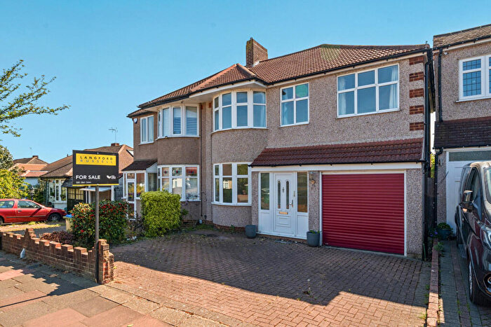4 Bedroom Semi Detached House For Sale In Wren Road, Sidcup, DA14