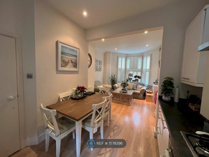 2 Bedroom Maisonette To Rent In Shorrolds Road, London, SW6