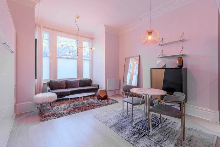 Studio To Rent In Christchurch Road, Brixton, London, SW2