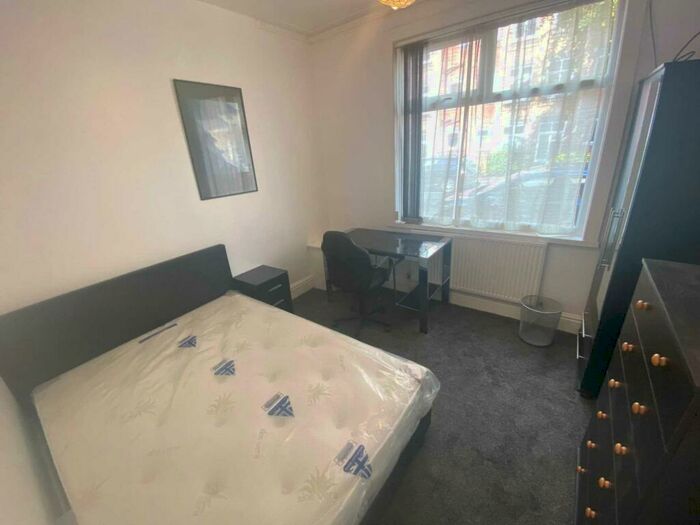 5 Bedroom Terraced House To Rent In Ladybarn Road, Manchester, M14