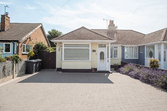 2 Bedroom Bungalow For Sale In Hampton Pier Avenue, Herne Bay, CT6
