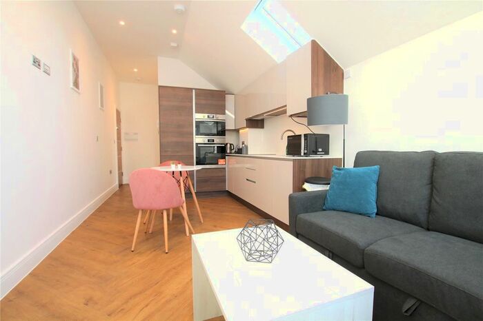 1 Bedroom Flat To Rent In Coopers Yard, 1A Elm Park Road, Reading, Berkshire RG30