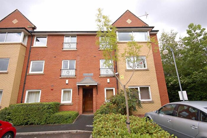 3 Bedroom Private Hall To Rent In The Portland, Whiteoak Road, Manchester, M14