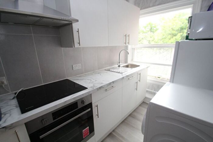 1 Bedroom Studio To Rent In Westfield Terrace, Chapel Allerton, Leeds, West Yorkshire, LS7