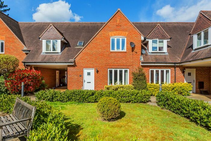 3 Bedroom Terraced House To Rent In Ref: Gk - Charlwood Place, Reigate, RH2