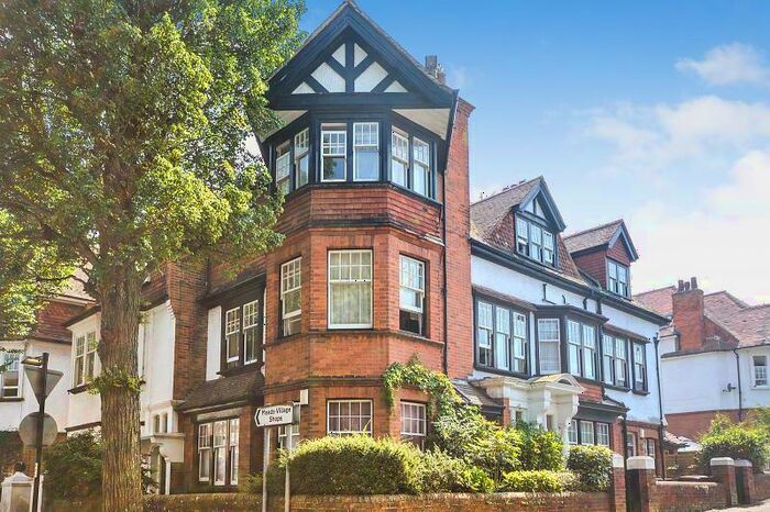 2 Bedroom Flat To Rent In Beachy Head Road, Eastbourne, BN20