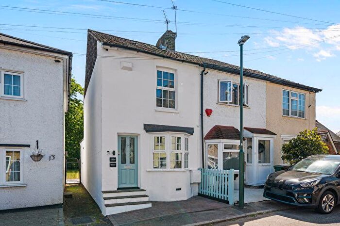 2 Bedroom End Of Terrace House For Sale In Upper Road, Wallington, SM6