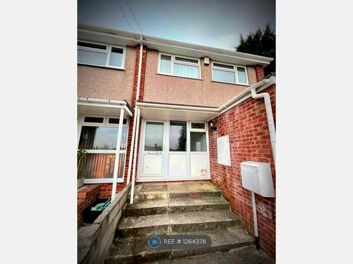 3 Bedroom End Of Terrace House To Rent In Wentforth Drive, Bristol, BS15
