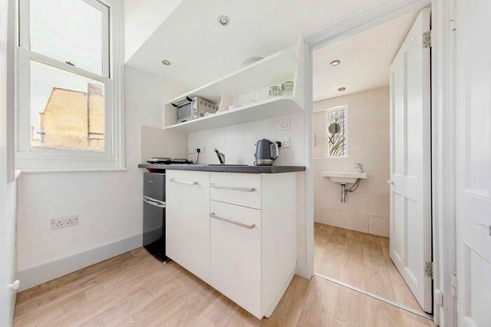 Studio To Rent In Pembridge Villas, Notting Hill, London, W11