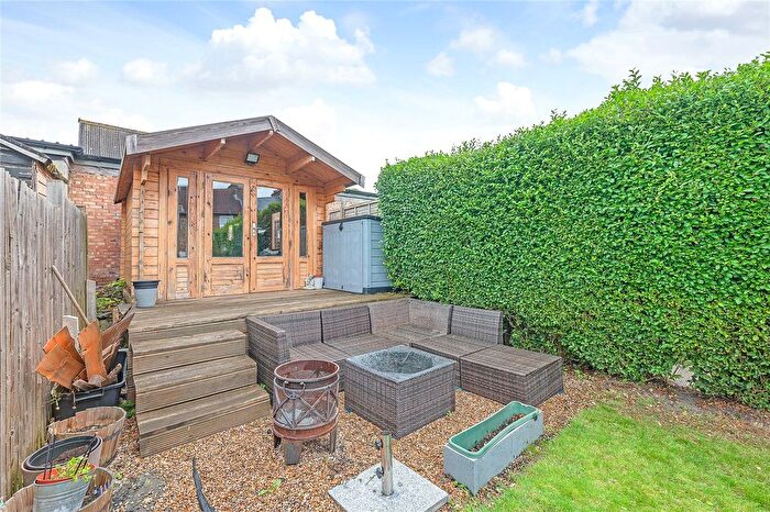 2 Bedroom End Of Terrace House For Sale In Pope Road, Bromley, BR2