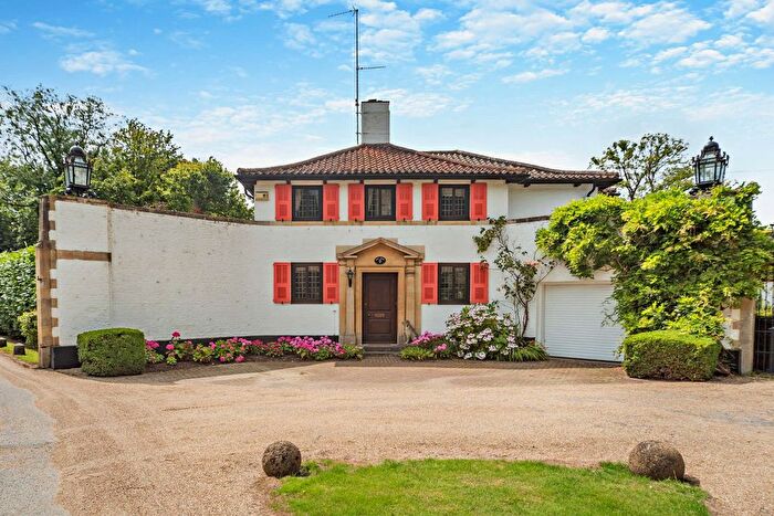 3 Bedroom Detached House For Sale In Ridgemead Road, Englefield Green, Egham, Surrey, TW20