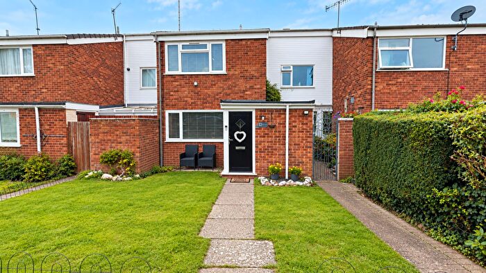 2 Bedroom Terraced House For Sale In Newsholme Close, Warwick, CV34