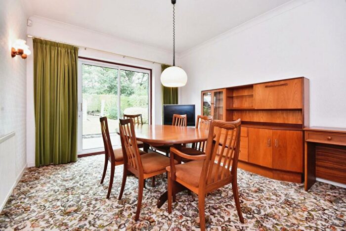3 Bedroom Detached Bungalow For Sale In Mottram Old Road, Stalybridge, SK15