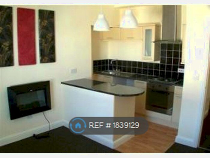 2 Bedroom Flat To Rent In Albemarle Crescent, Scarborough, YO11