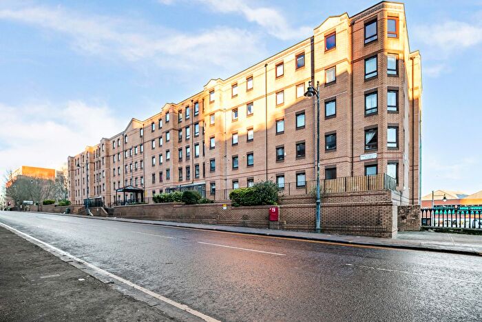 2 Bedroom Flat For Sale In West Graham Street, Glasgow, G4