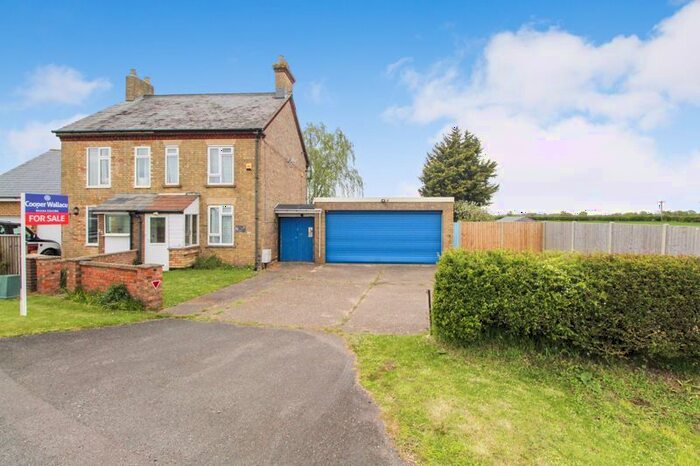 3 Bedroom Semi-Detached House For Sale In Sandy Road, Willington, Bedford, MK44