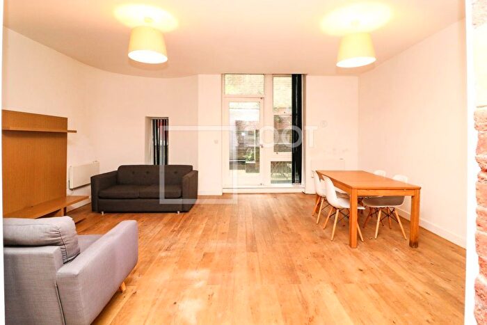 2 Bedroom Flat To Rent In Duplex, Furnished Bedroom. Gallon House, BD1