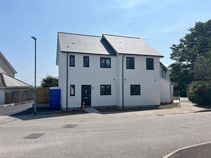 3 Bedroom End Of Terrace House For Sale In St Michaels Way, Roche, PL26