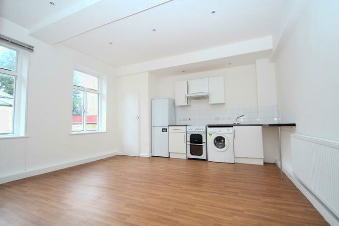 3 Bedroom Apartment To Rent In Church Street, Croydon, CR0