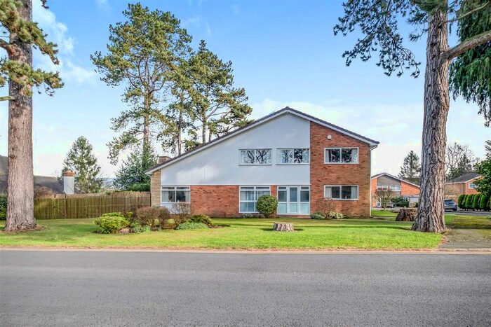 4 Bedroom Detached House For Sale In Fiddlers Green, Hampton-In-Arden, Solihull, B92
