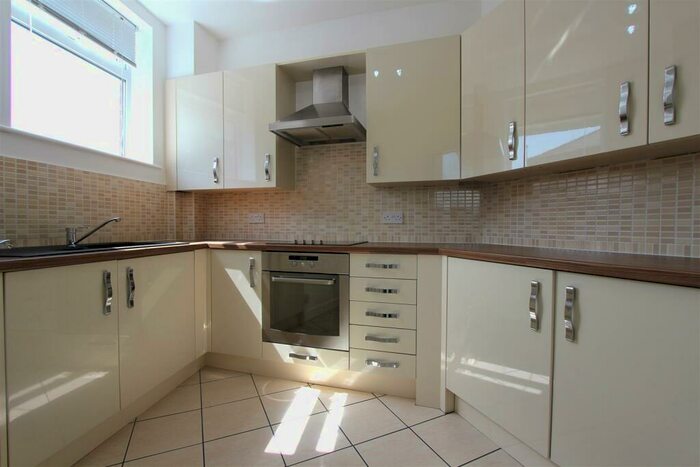 1 Bedroom Flat To Rent In Knighton Fields Road West, Leicester, LE2